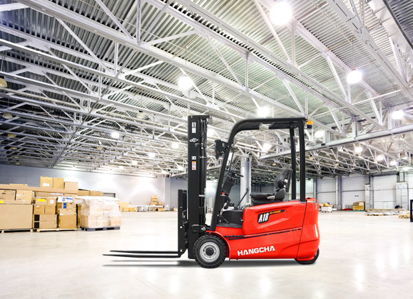 Xe nâng điện sử dụng trong kho lạnh đáp ứng những yêu cầu nhất định